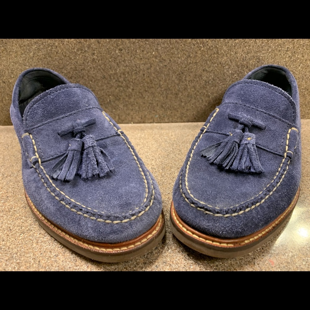 Beautiful pair of suede Cole Hann